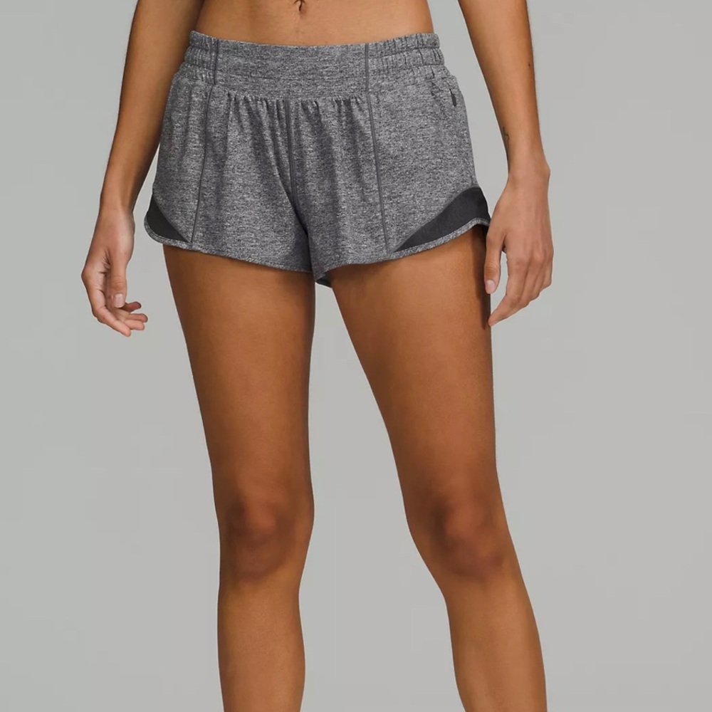 Lululemon Hotty Hot Short 2.5